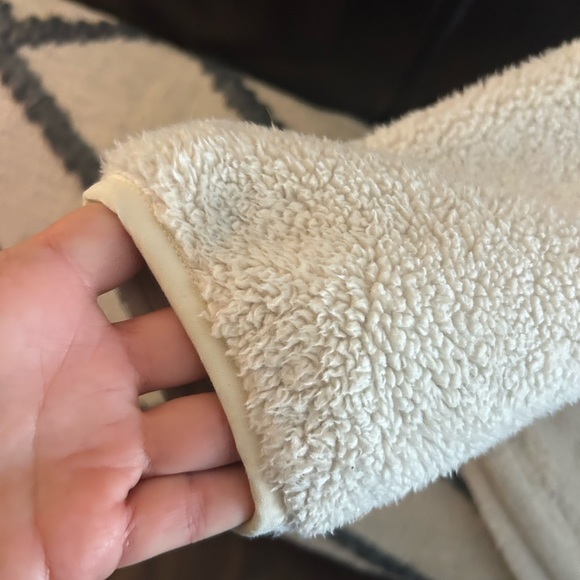 Worn very few times - Picture 5 of 5